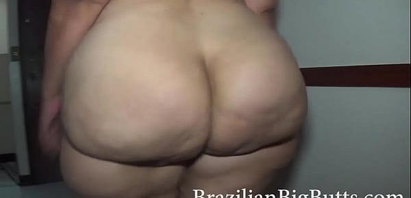  BrazilianBigButts.com SSBBW Walking Naked